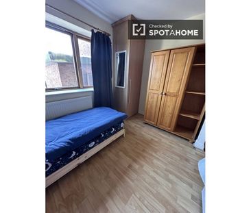 Bed for rent in 2-bedroom apartment in Dublin - Photo 4