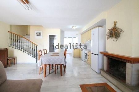 Alquiler de chalet adosado en Calle Ortigosa Cameros s/n - Photo 3