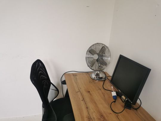 Room in a Shared Flat, Bromley Road, SE6 - Photo 1