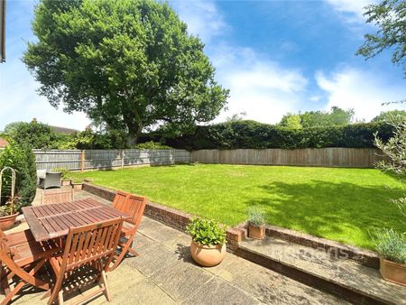 Kinghorn Park, Maidenhead, SL6 - Photo 3