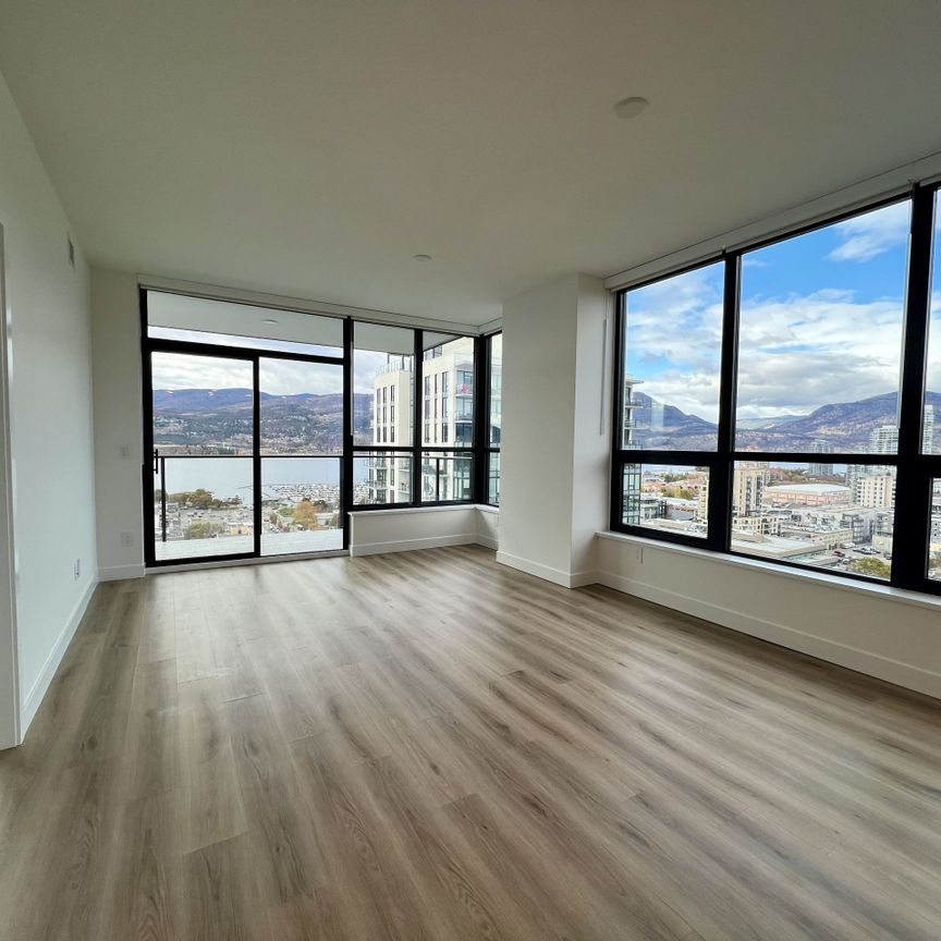 LAKEVIEW: 2 Bdrm at Bertram - Photo 1