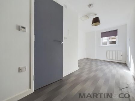 2 bedroom ground floor flat to rent - Photo 5