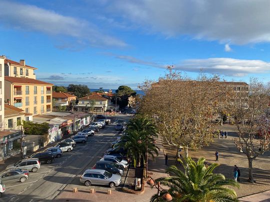 SAINT -AYGULF - STUDIO CABINE MEUBLE 37.05 m2, - Photo 1