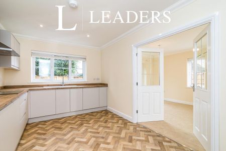 3 bedroom bungalow to rent - Photo 4