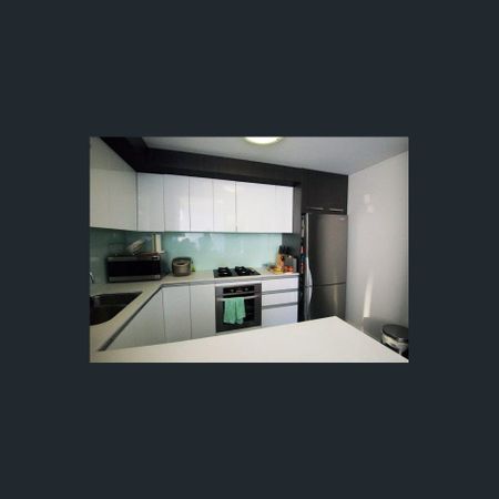 Neat Two Bedroom Unit - Photo 3