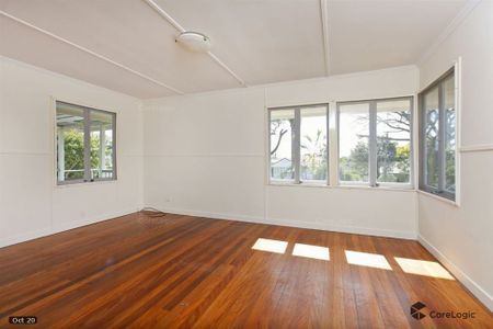28 Bushing Street, Wynnum West QLD 4178 - House For Rent | Domain - Photo 4