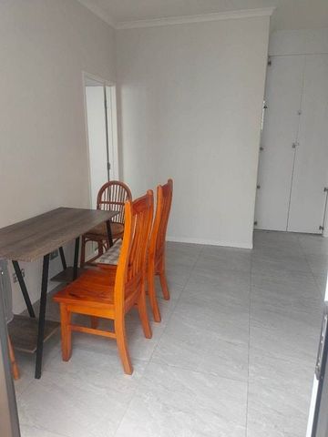 Ready to move in - fully furnished granny flat in - Photo 2