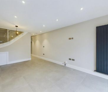 2 bedroom semi-detached house to rent - Photo 2