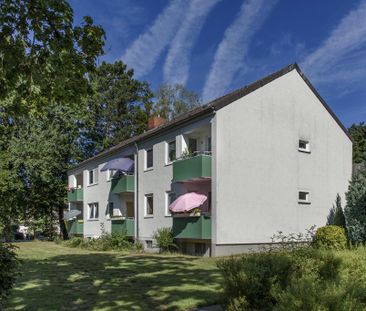 Schöne 3-Zimmer-Wohnung mit neuem Laminatboden frei! - Photo 4