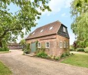 1 bedroom barn to rent - Photo 3