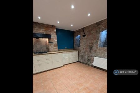 2 bedroom terraced house to rent - Photo 5