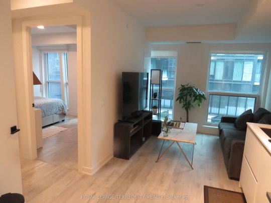 327 King Street W #805 - Photo 1