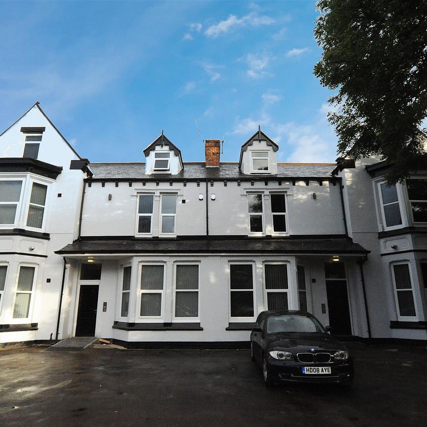 United Kingdom, 23-25 The Crescent, TS5 6SG, Middlesbrough - Photo 1