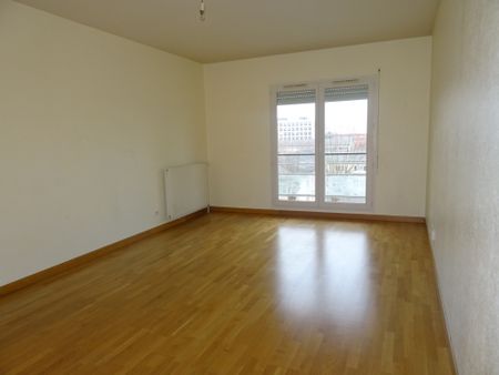 Location Appartement 3 pièces 71m² ORLEANS 45000 - Photo 3