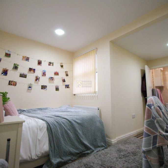 6 bedroom terraced house to rent - Photo 1