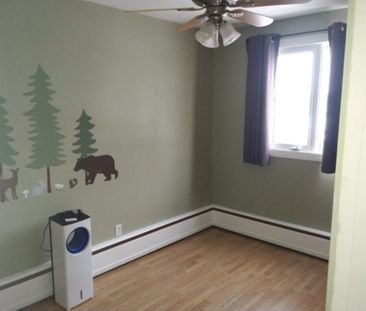 🏡 2 Bedroom / 1 Bath - Photo 3