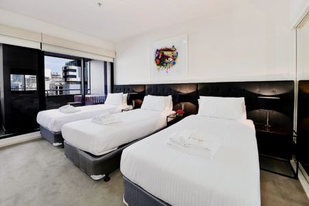 Modern 1-bedroom apartment near Flagstaff train station - Photo 5