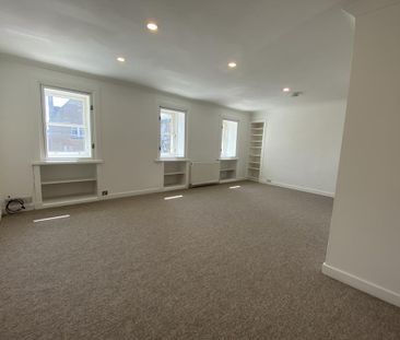 3 bedroom flat to rent - Photo 2