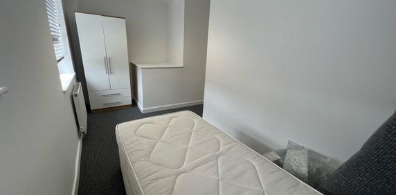 1 bedroom room to rent Queen Street, Normanton - Photo 2
