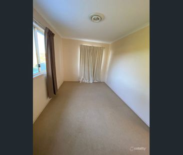 Spacious Family Home in Prime Carseldine Location - Photo 3