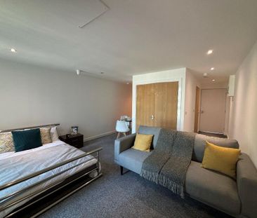 Studio to rent - Photo 2