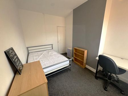 3 bedroom terraced house to rent - Photo 4