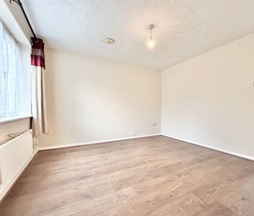 3 bedroom house to rent Waltham Drive, Elstow, Bedford, Bedfordshir... - Photo 5