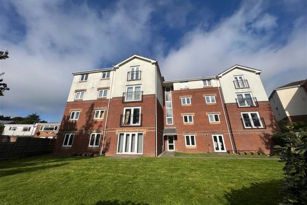 Midanbury Court, SO18 - Photo 1