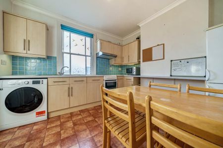 3 bedroom flat to rent - Photo 5