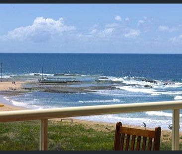 Top Floor Coastal Apartment with Panoramic Ocean Views - Photo 4