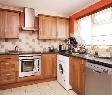 3 bedroom maisonette to rent - Photo 3