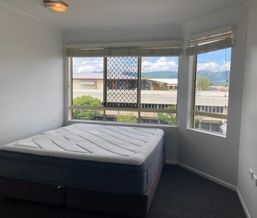 INNER CITY ABSOLUTE GEM - PARTLY FURNISHED - Photo 4
