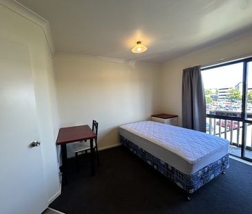Furnished Accommodation - Photo 2