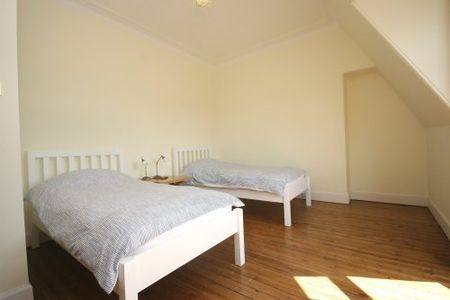 Murrayfield Drive, Murrayfield, Edinburgh - Photo 2