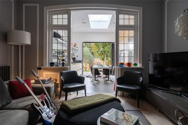2 bedroom ground floor flat to rent - Photo 1
