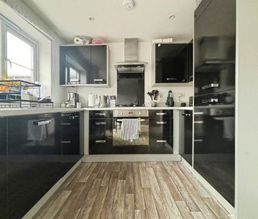 2 bedroom semi-detached house to rent - Photo 4