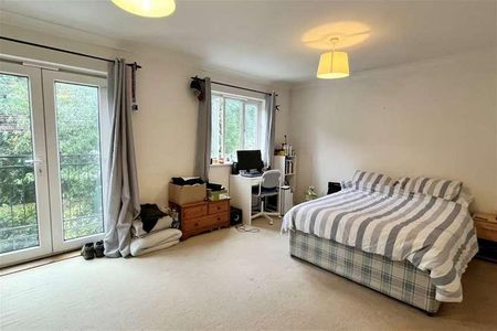 Bassett, SO16 - Photo 5