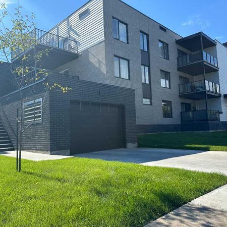 4½ à louer | 3 ÉLECTROMÉNAGERS | INTERNET | ASCENSEUR | RANGEMENT | 1er Février 2026 - Photo 4