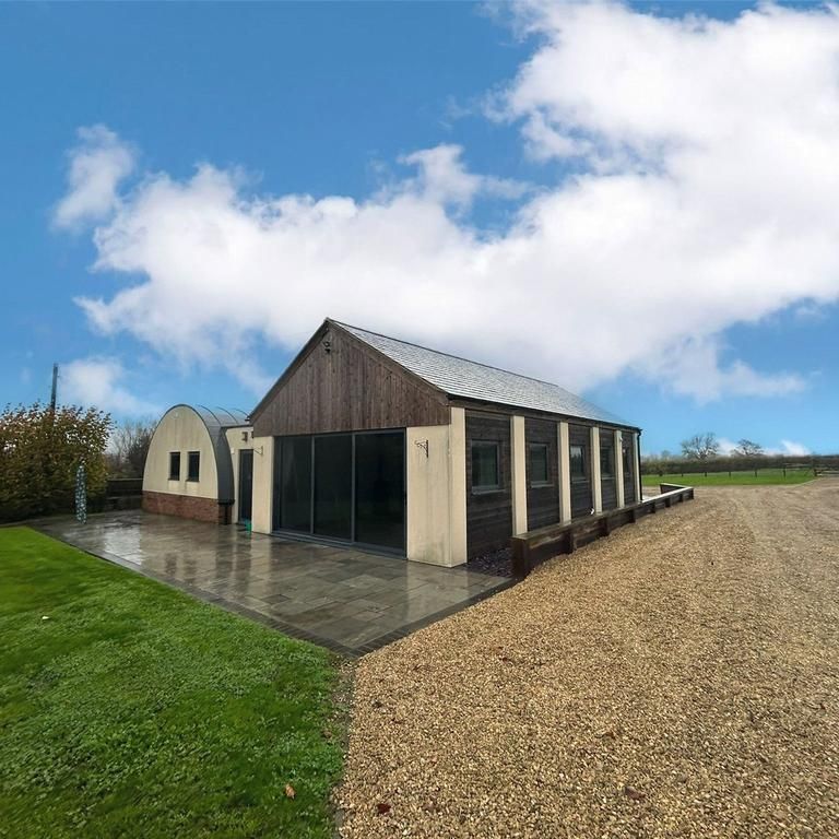 2 bedroom bungalow to rent - Photo 1