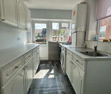 3 bedroom semi-detached house to rent - Photo 1