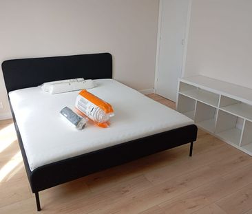 Location Appartement 4 pièces 83m² - Photo 5