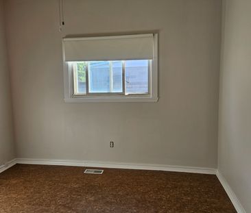 For Lease - 509 COCHRANE Road, Hamilton, Ontario - Photo 3