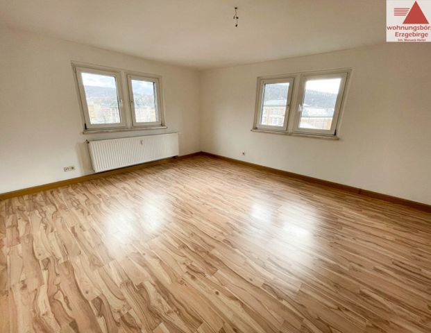 Große 4-Raum-Wohnung mit Balkon in Aue - Foto 1
