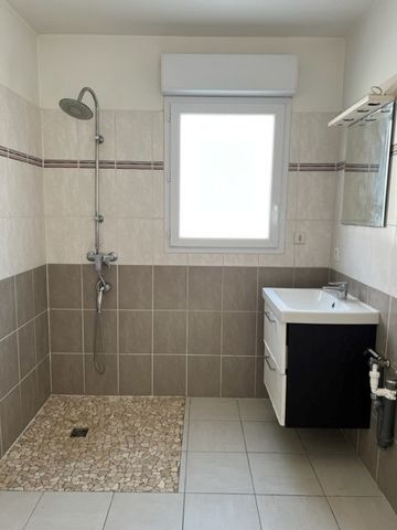 Location Appartement 2 pièces 37m² BRIGNOLES 83170 - Photo 3
