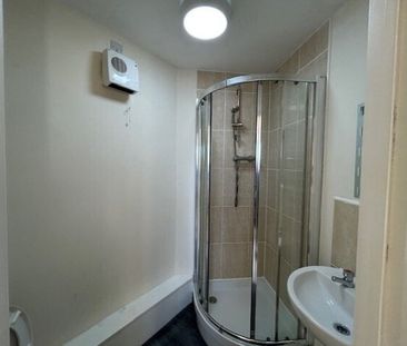 St Johns House, Robinson Road - Photo 4