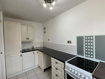 2 bedroom apartment to rent - Photo 4
