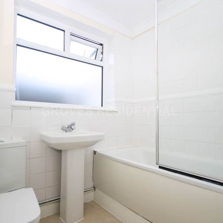 Price £1,400 pcm - Available Now - Unfurnished - Photo 3