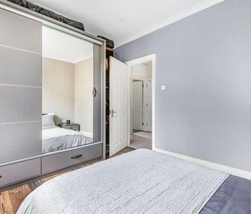 St Annes Court, Dukes Ride, Crowthorne, RG45 - Photo 3