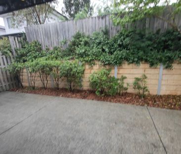 4 Bedroom - Available now - Photo 3