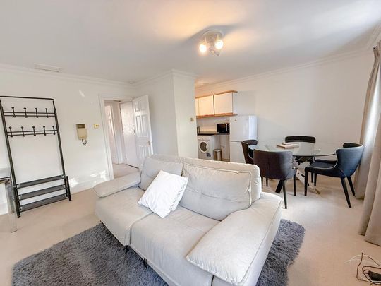 1 bedroom flat to rent - Photo 1